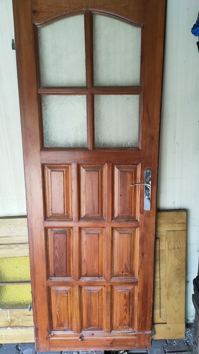 Drzwi drewniane wewnętrzne i zewnętrzne