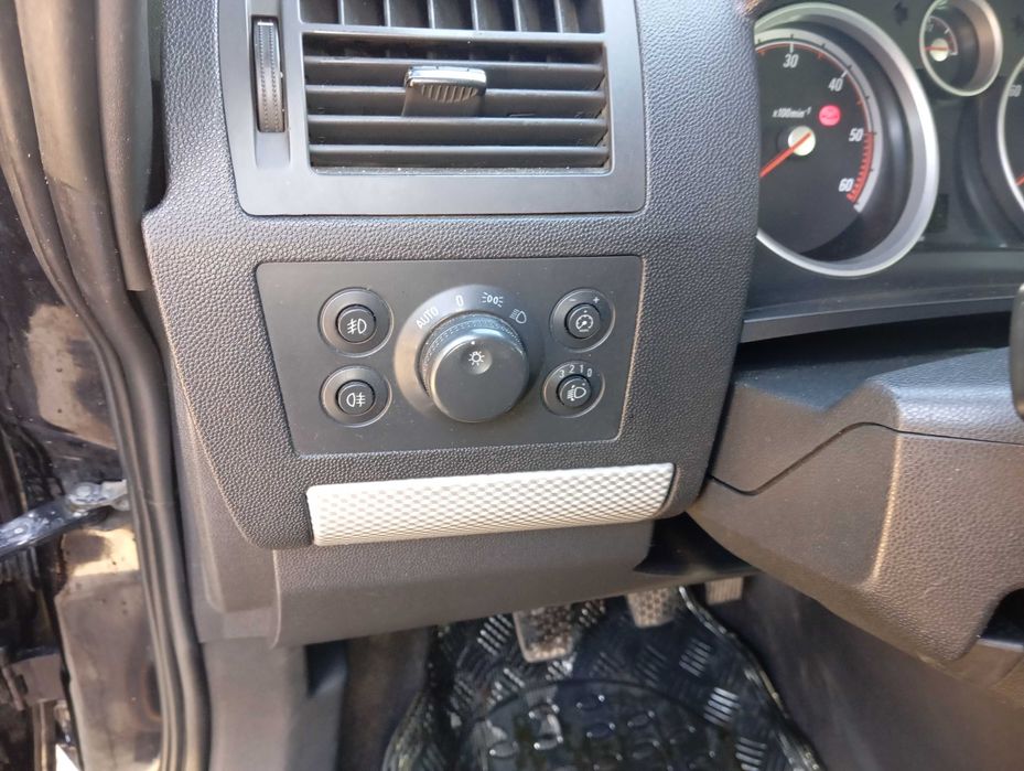 Опель зефіра 2010