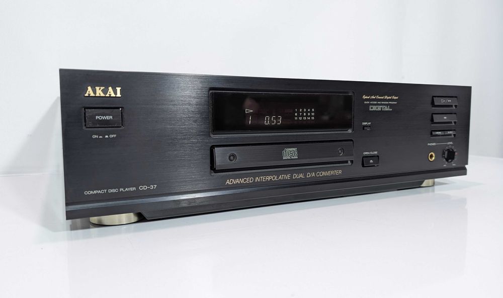 Програвач CD дисків Akai CD-37, ЦАП PCM67P/18 біт/збірка Японія