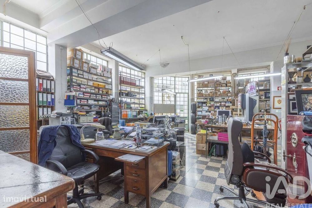 Loja / Estabelecimento Comercial T3 em Arroios de 181,00 m2