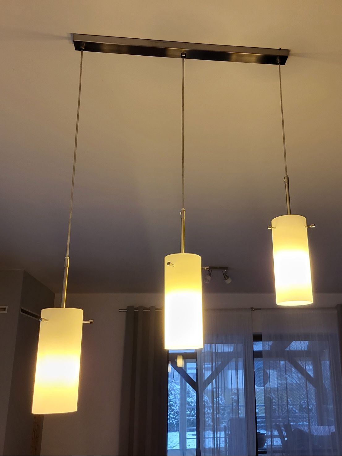 Potrójna lampa sufitowa, regulowana wys.