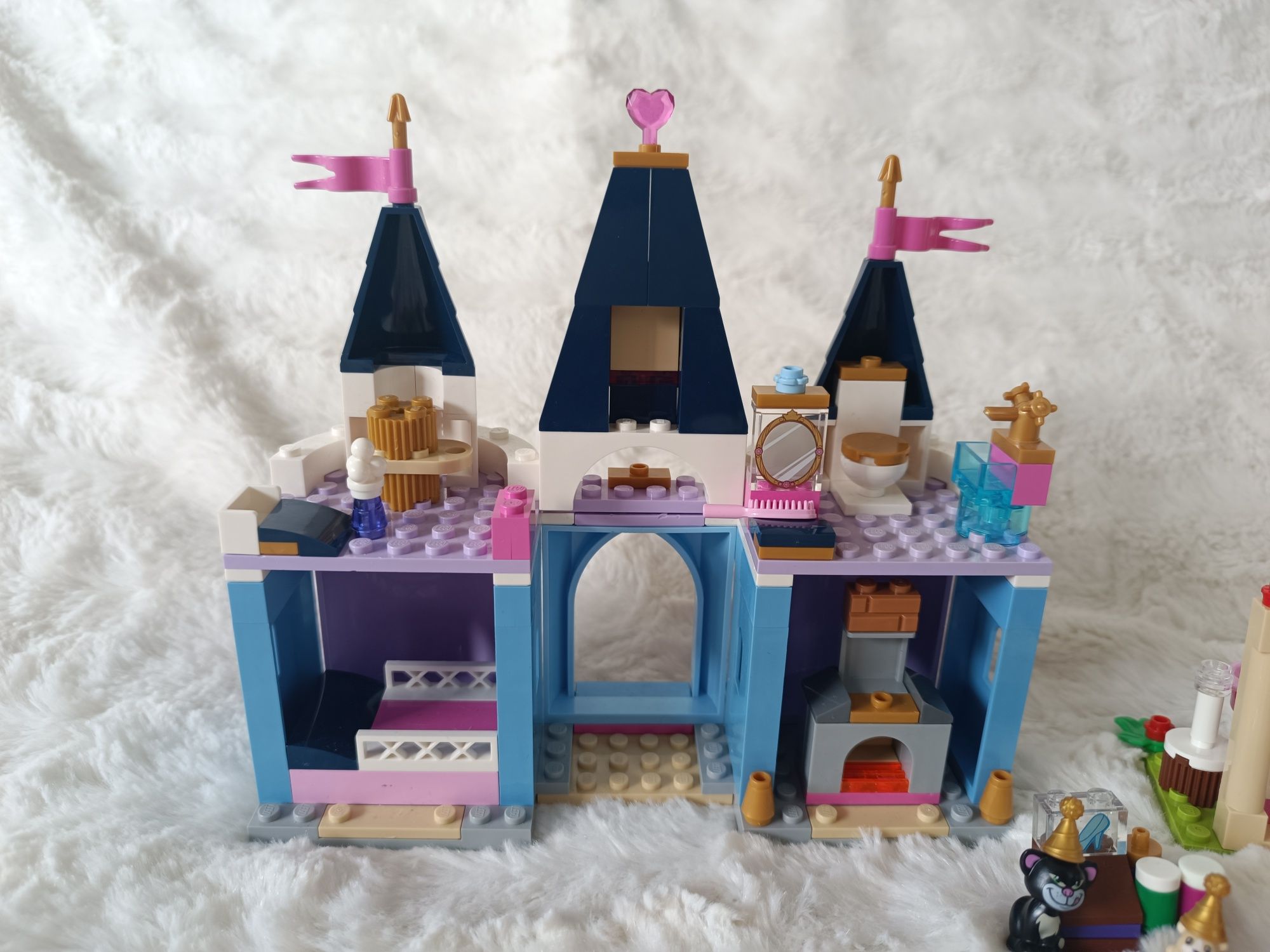 Klocki LEGO Friends Disney 43178 przyjęcie w zamku Kopciuszka