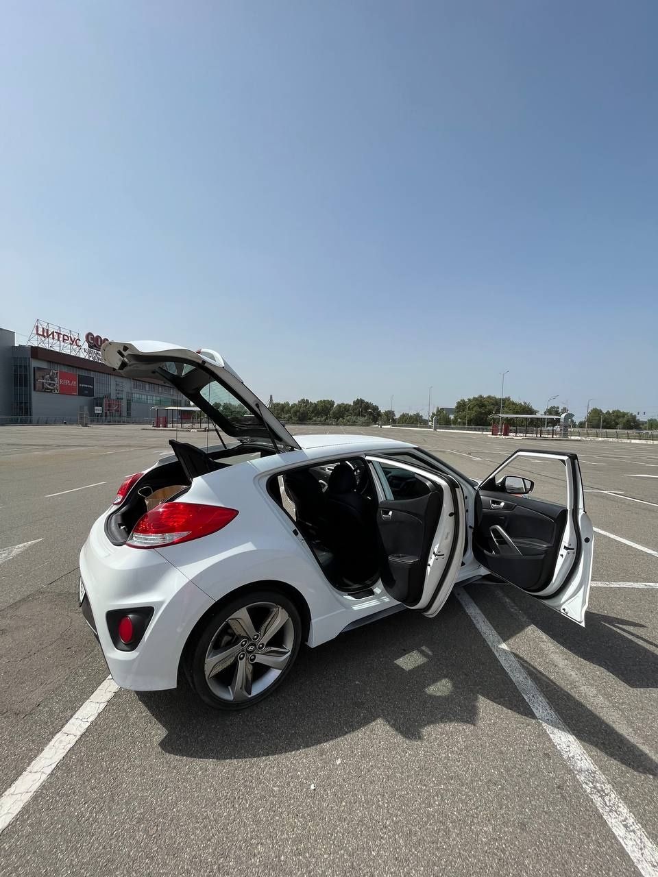 Продам hyundai veloster turbo 204 кс