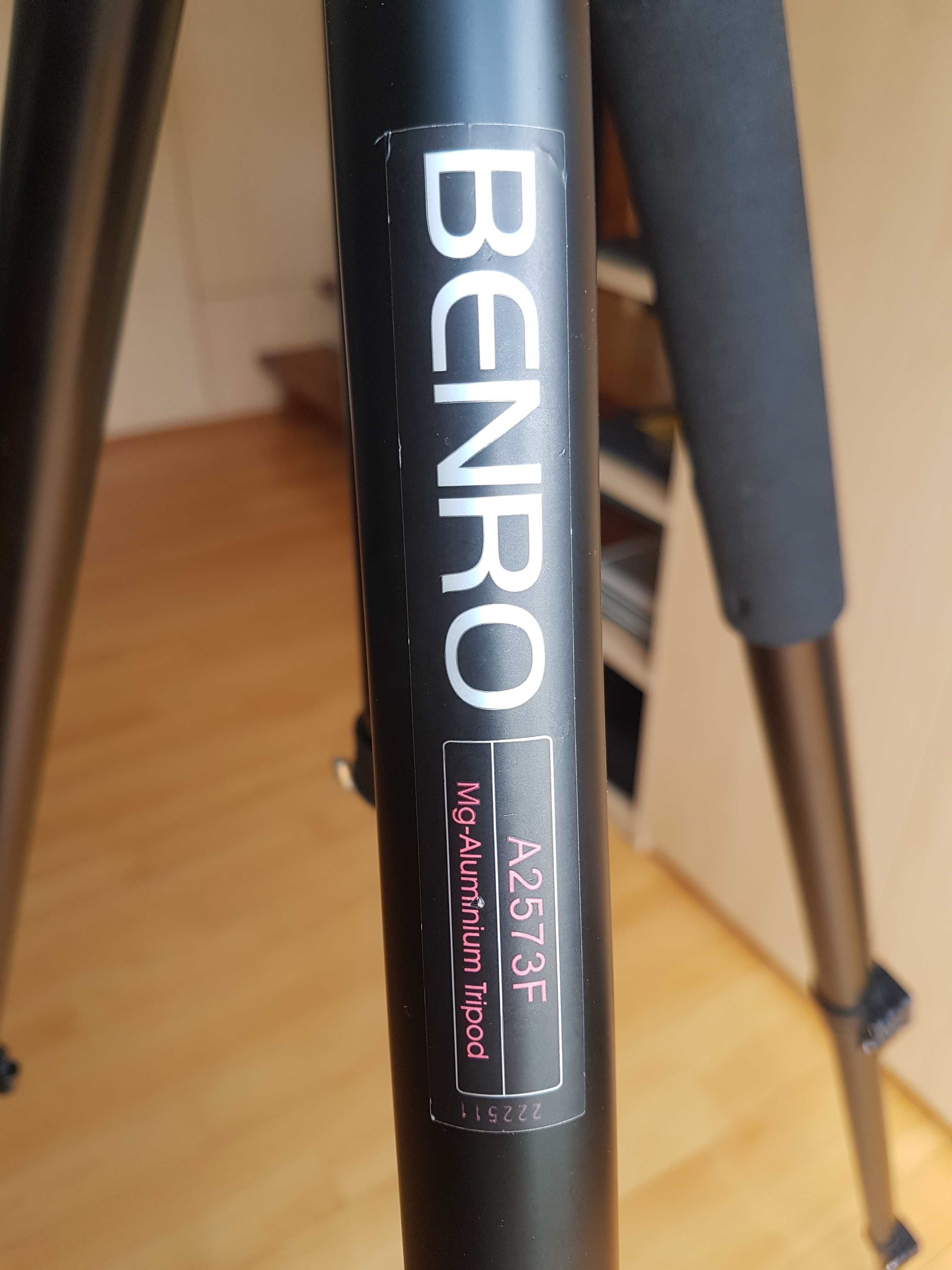 Profesjonalny statyw BENRO A2573F, stan bardzo dobry