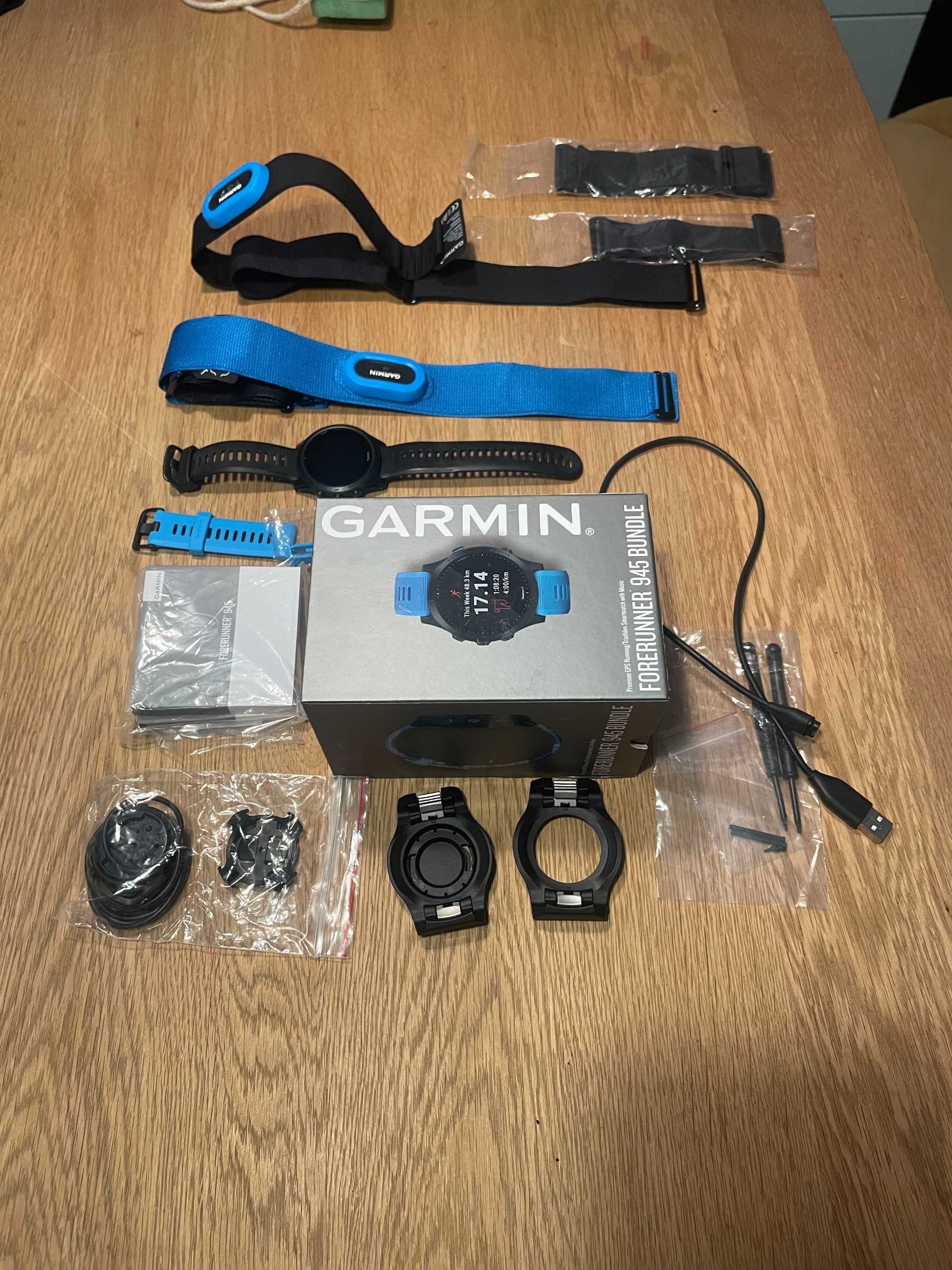 Zegarek sportowy Garmin Forerunner 945 Triathlon Bundle [010_02063_11]