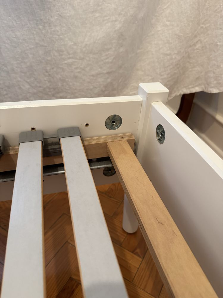 Cama IKEA Tyssedal 140x200 com estrado Lonset