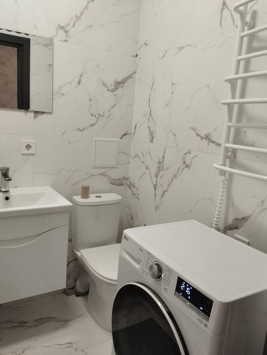 Вільна сьогодні Центр Люкс 1-но кімнатна