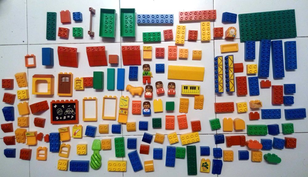 Lego - Conjunto de peças, em caixa, tema quinta