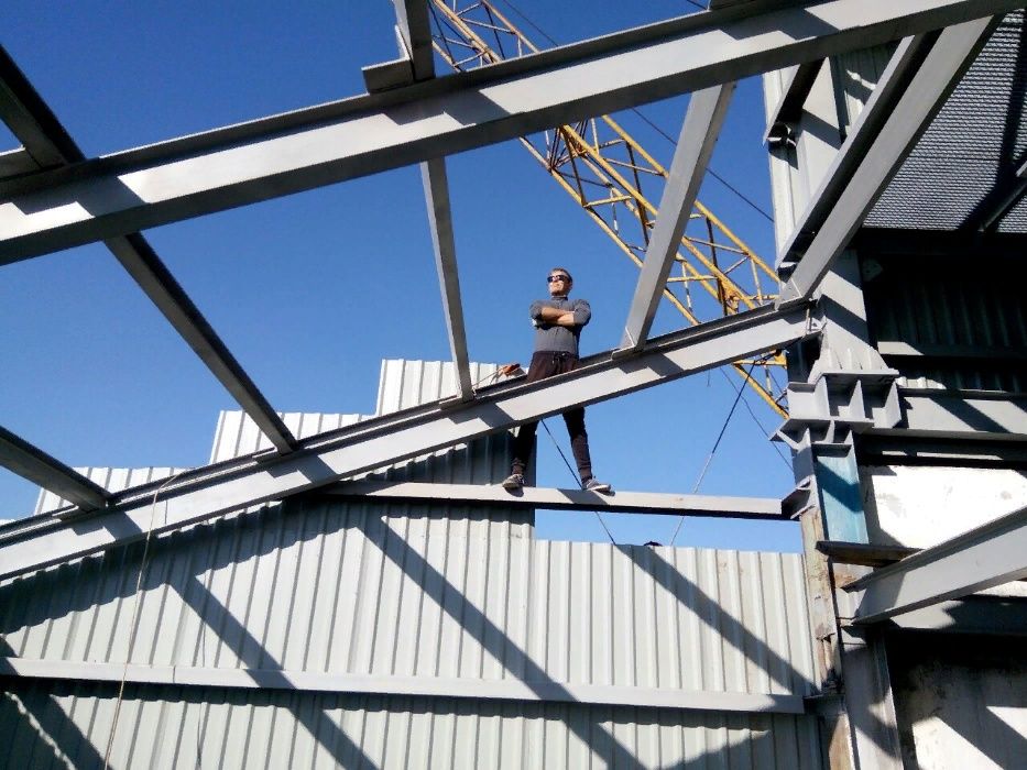 Кроем ангары и склады с профнастила, Высотные работы Промальп Николаев