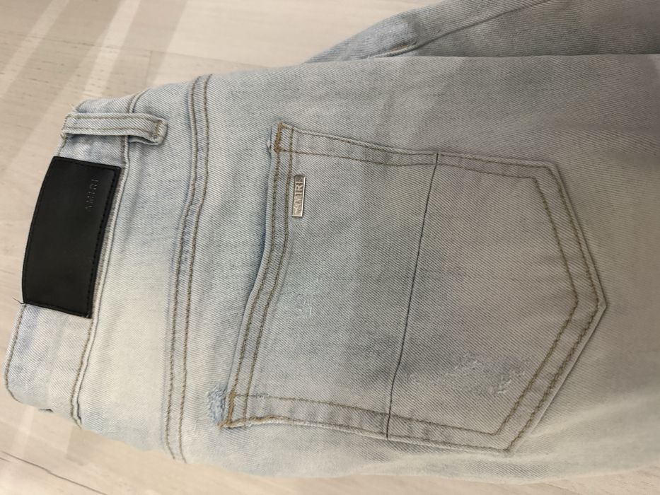 джинсы amiri голубого цвета