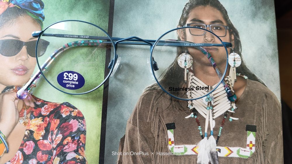 Specsavers. Окуляри !