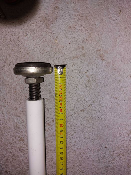 Drążek do podciągania rozporowy z decathlonu 70cm