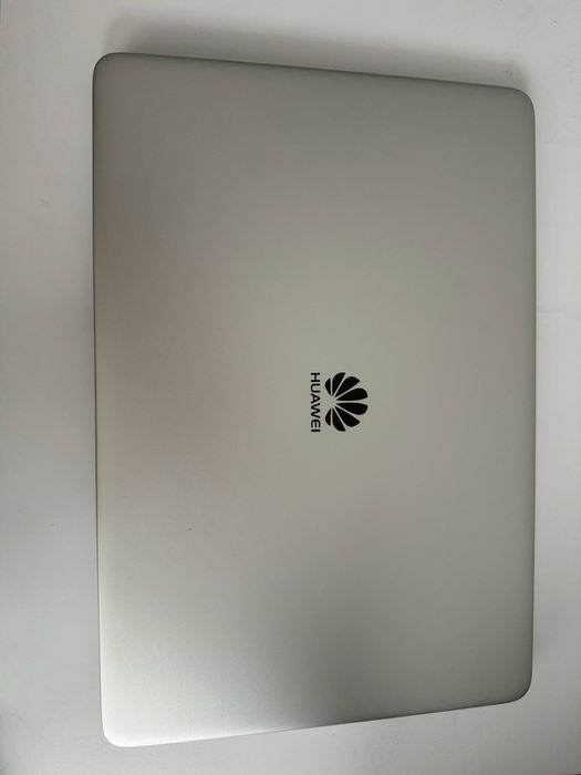 Ноутбук HUAWEI стан нового