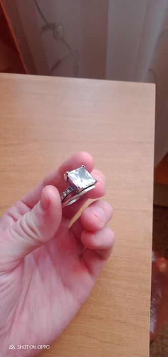 Колечко напевно срібне з стікляшкою)