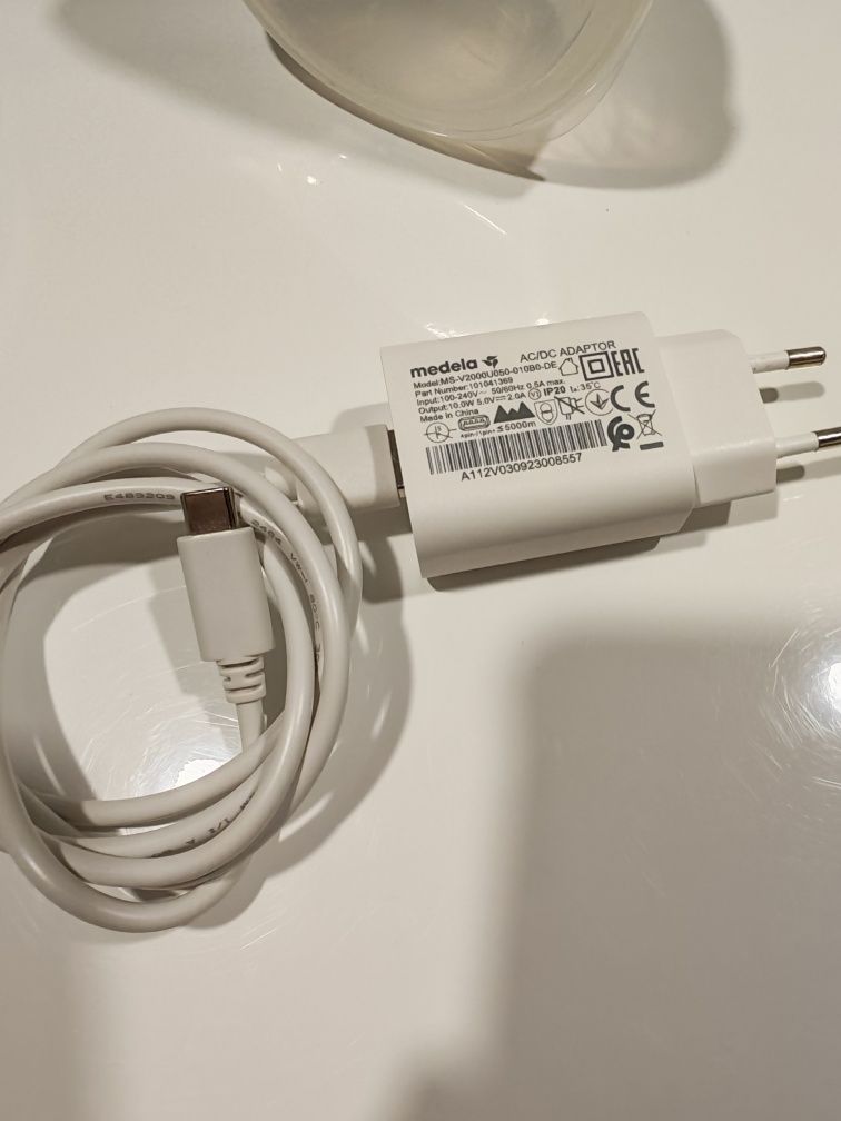 Bomba Extratora de Leite Medela Solo Hands-Free (Pouco Uso)