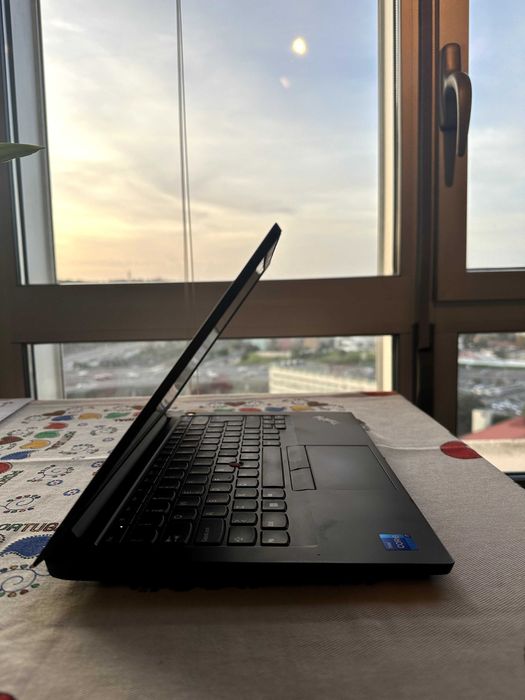 Laptop Lenovo i7, 16GB memória, Thinkpad E14 Gen2 - Perfeito estado