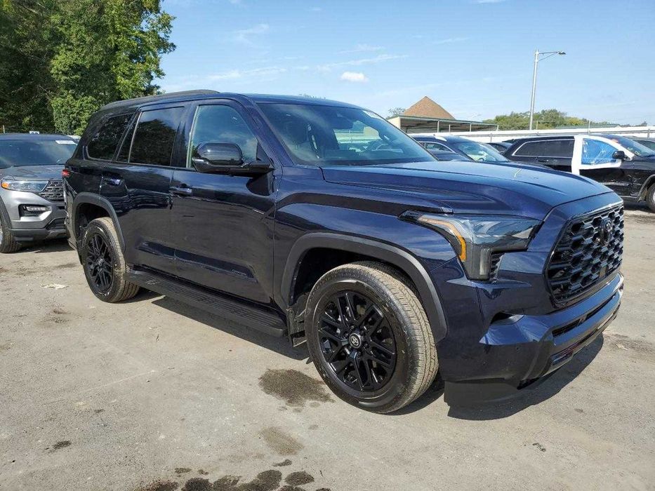 2025 Toyota Sequoia SR5 можно з ПДВ