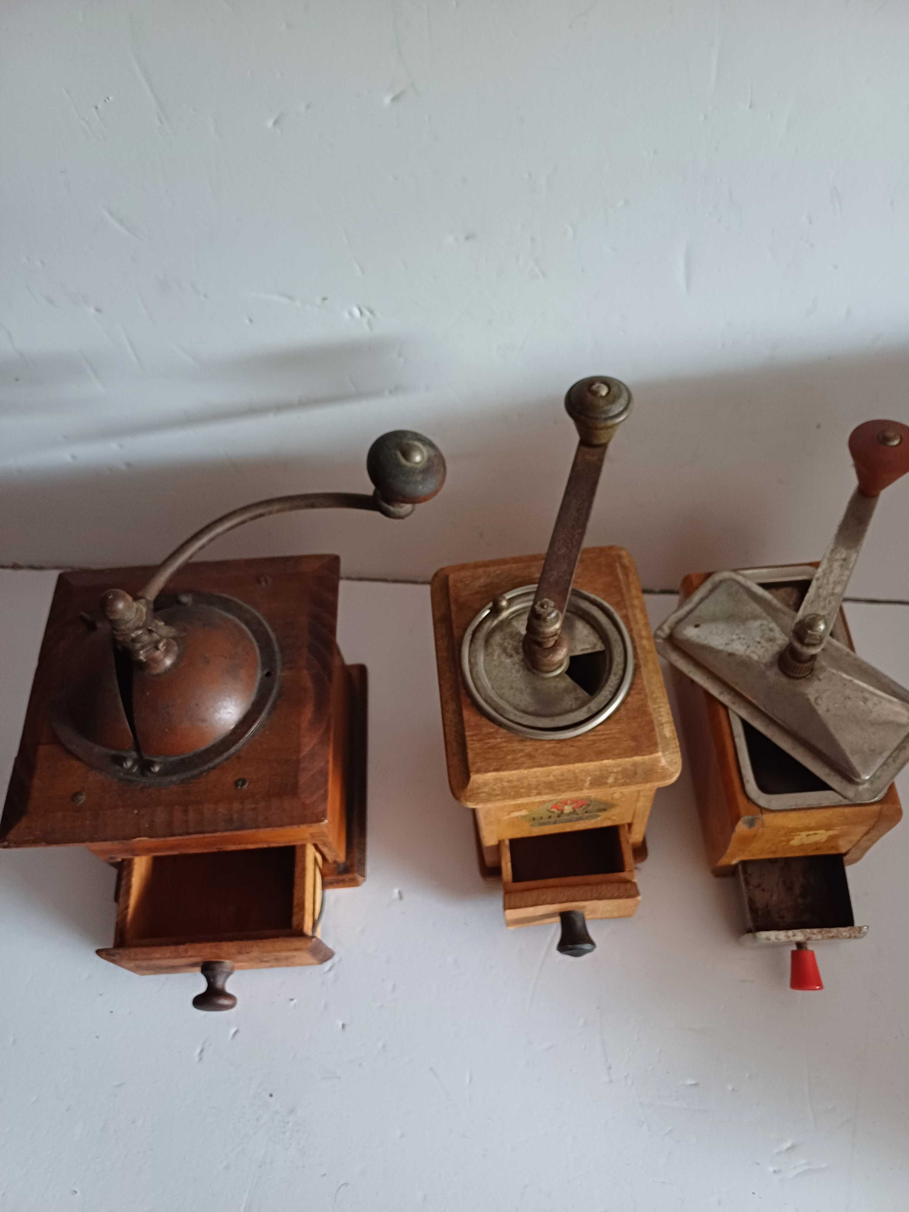 Moinhos de café antigos.
