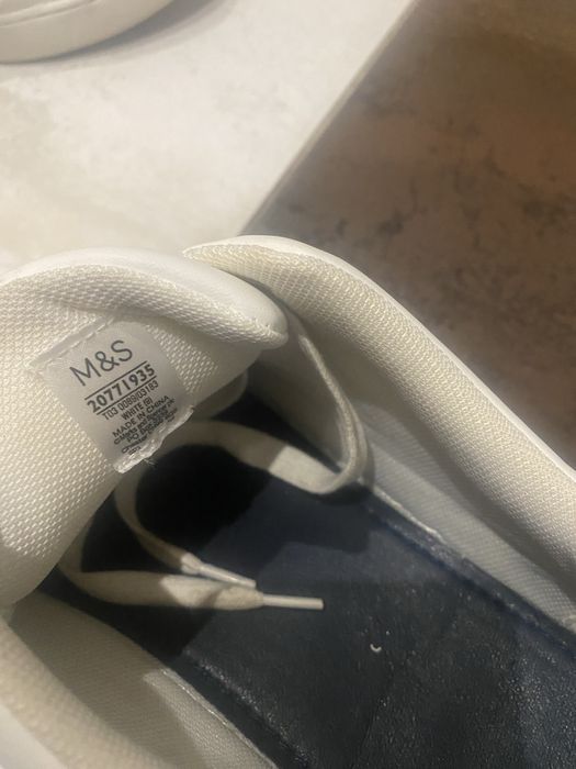 Продам чоловічі кросівки M&S