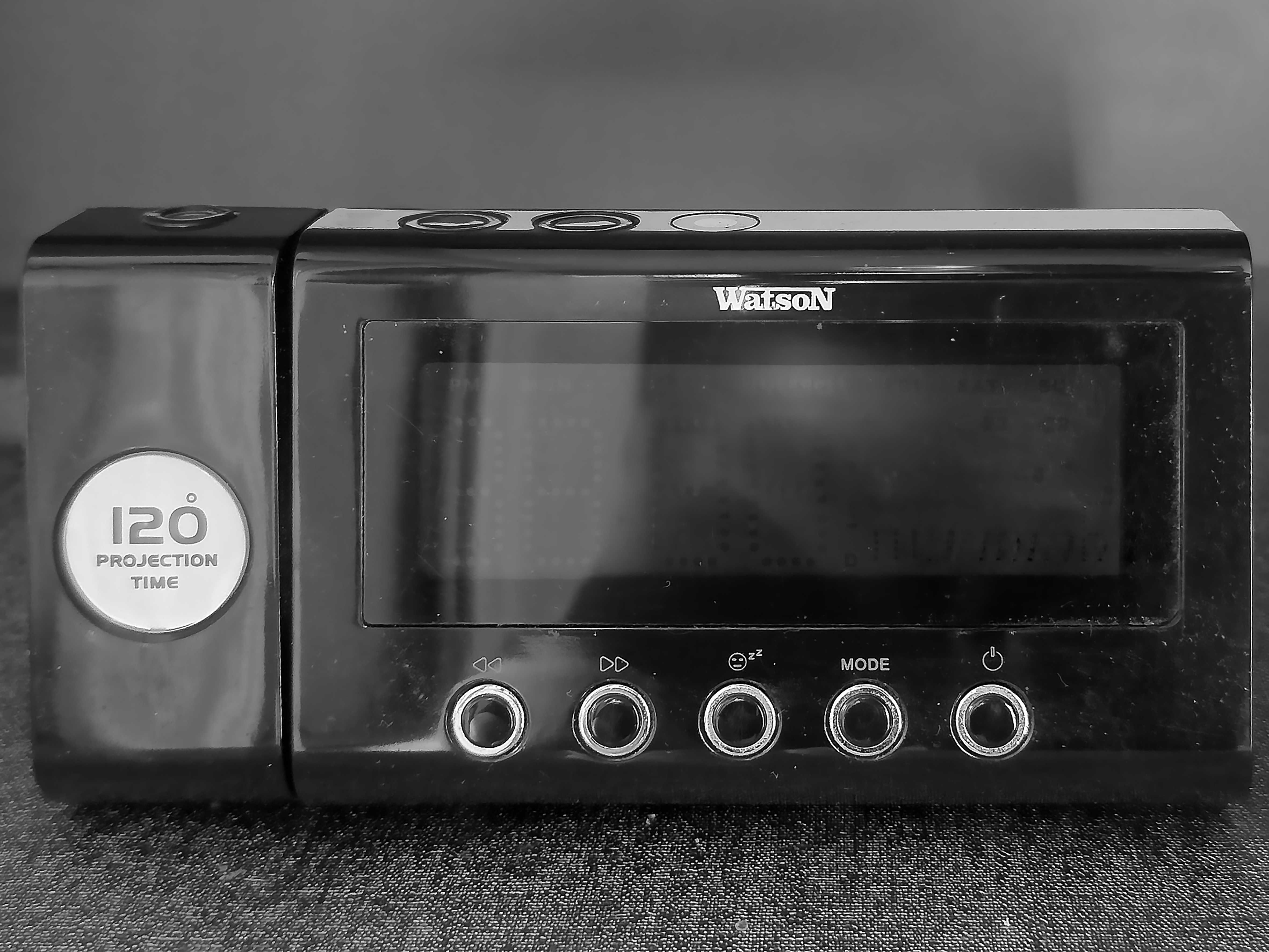 Radiowy zegar projekcyjny.