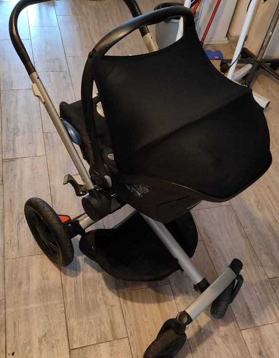 ovo e carrinho bebé