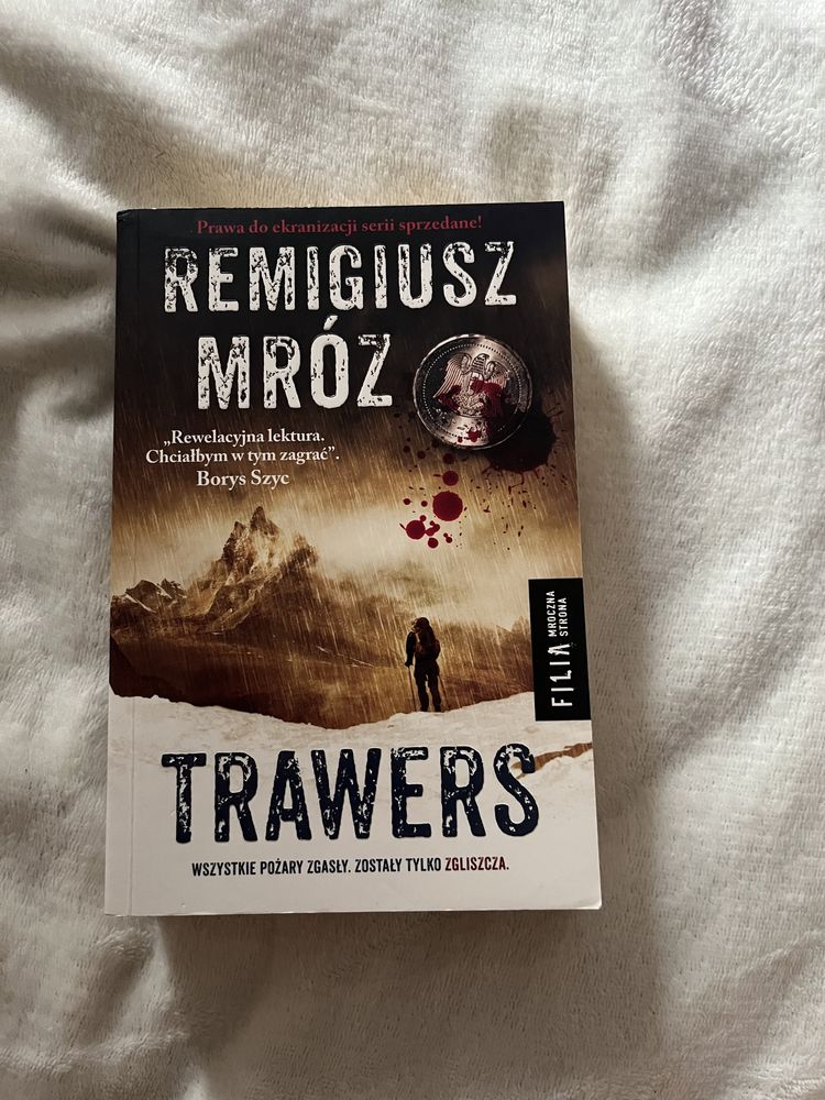 Trawers- Remigiusz Mróz