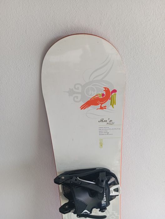 Deska snowboardowa quechua 154 wiązania flow snowboard Burton komplet