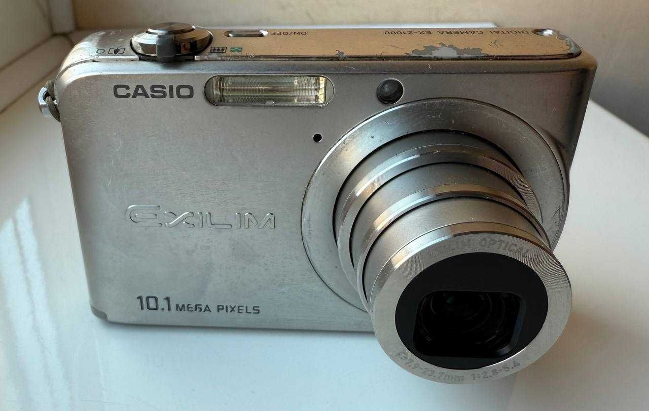 Цифровий фотоапарат Casio Exilim EX-Z1000