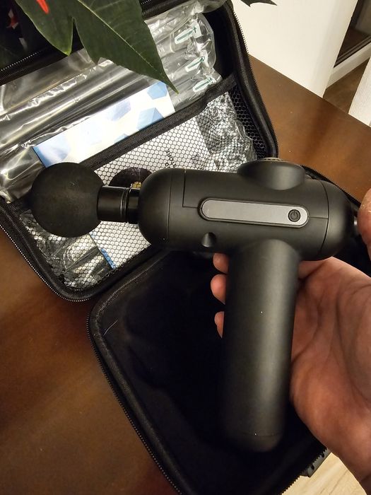 Masażer pistolet masujący 4 końcówki  Riaxloo 12v