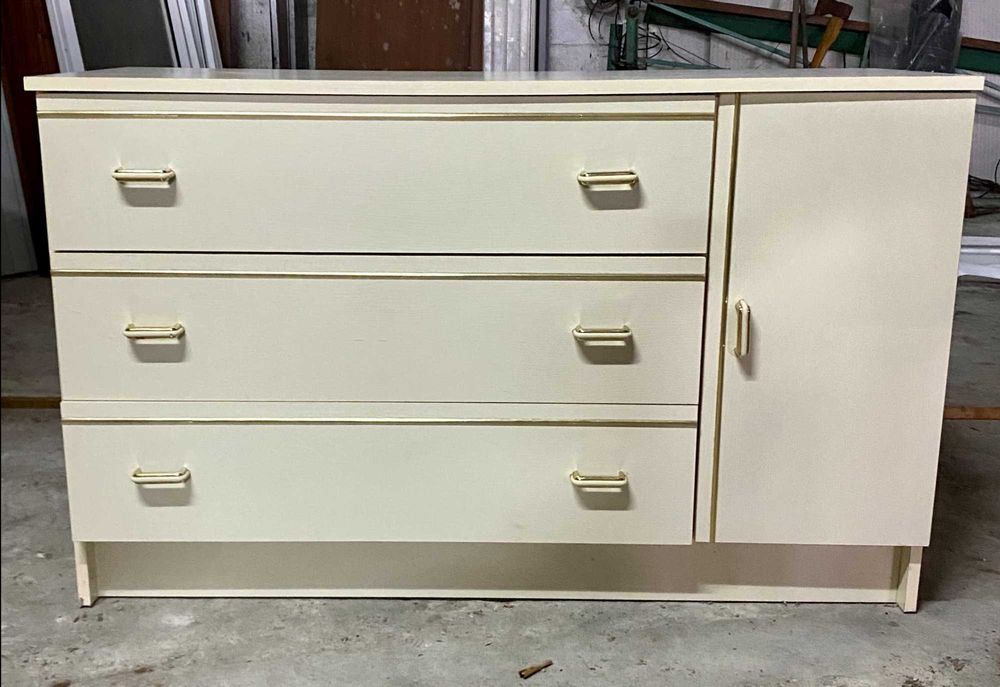 Quarto de Casal Vintage da Moviflor em Muito Bom Estado