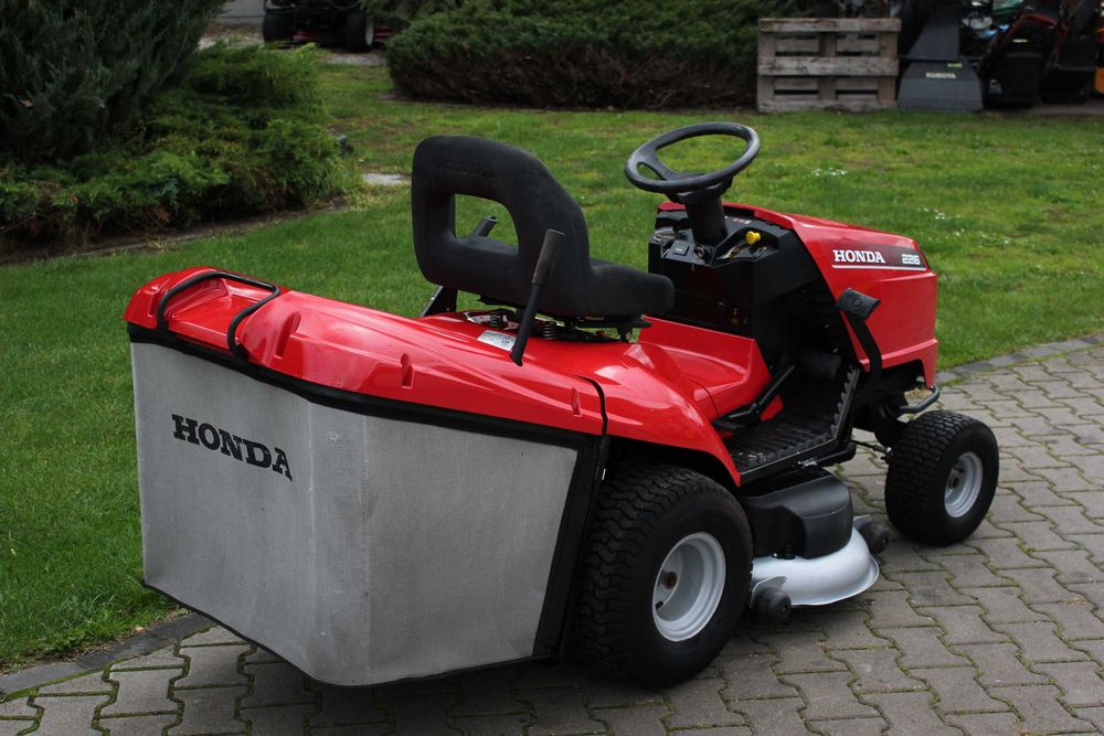 Honda 2216 V2  TRAKTOREK Kosiarka