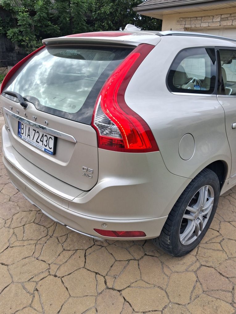 Spredam Volvo XC60 2.4 D5 AWD Summum 2016r.