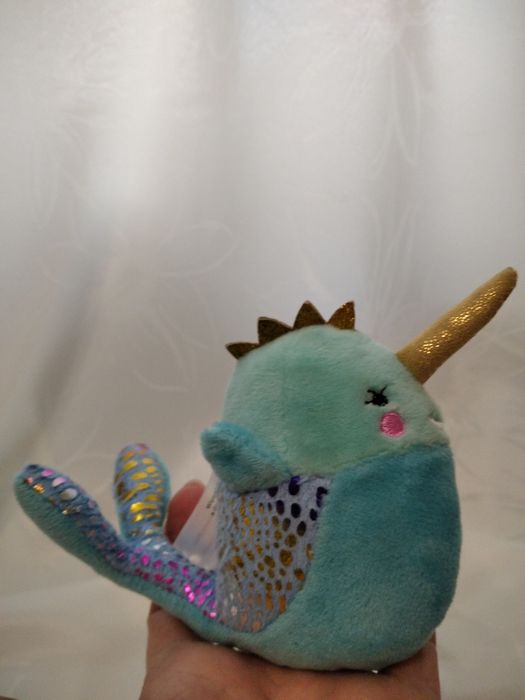 Маленькі іграшки різні багато