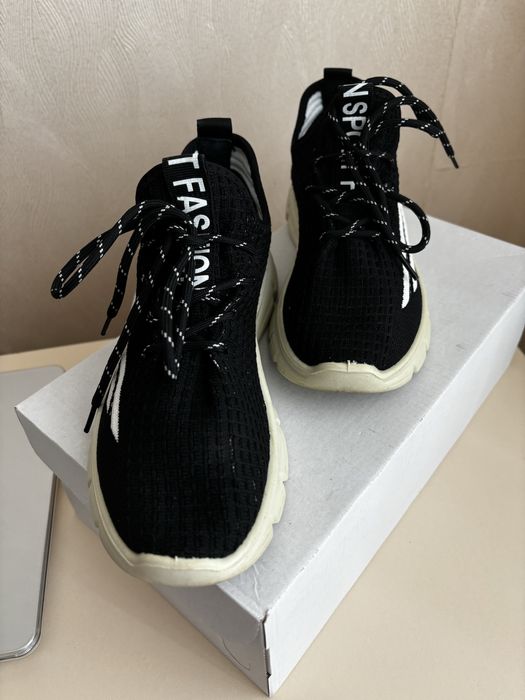 Продам кросівки для хлопчика 38 р