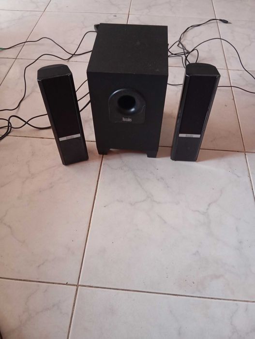 Sistema de 2.1 Hercules