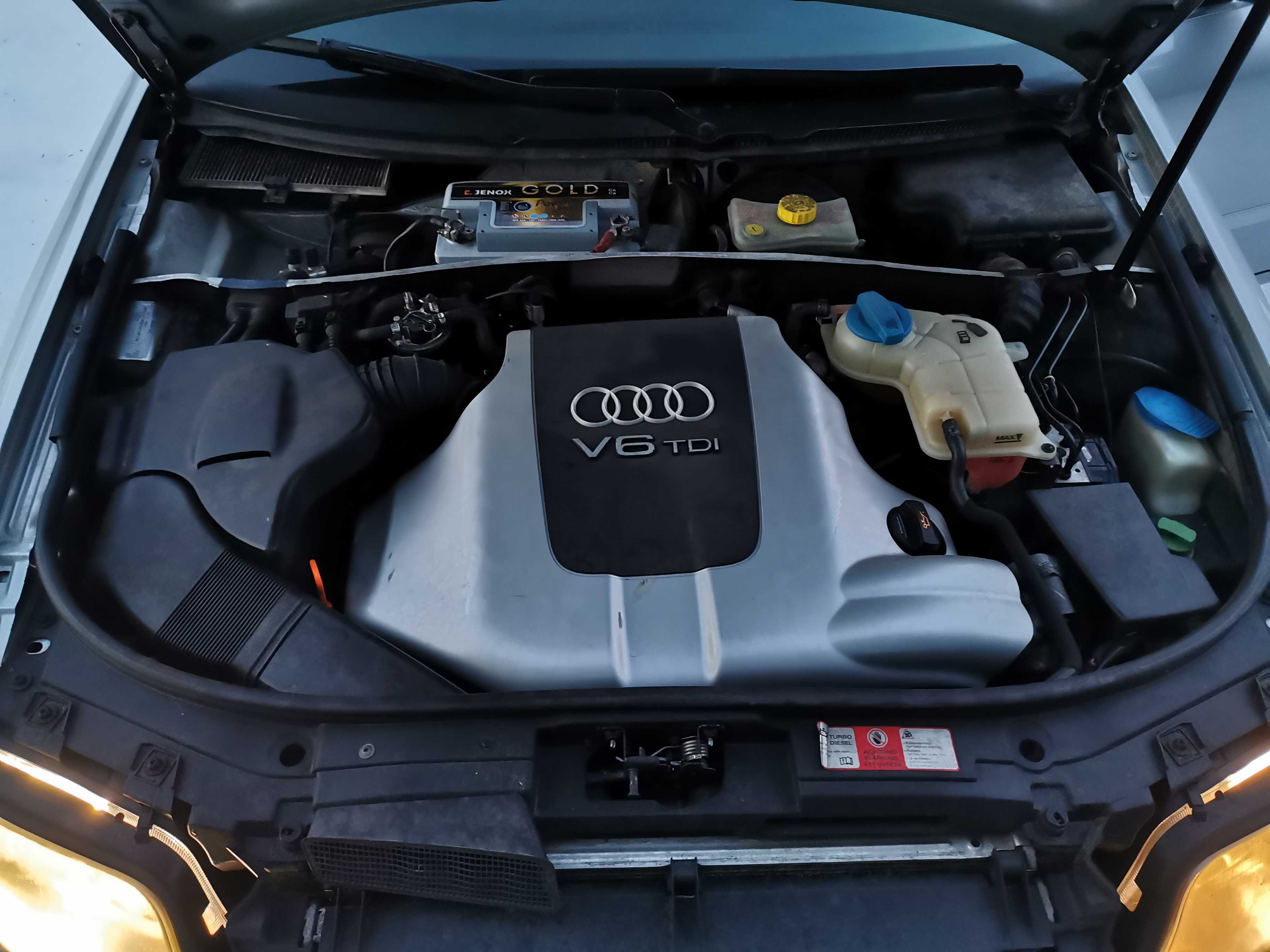 Audi A6C5 kombi 2,5 tdi, automat