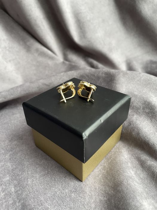 Набор золотые четырехлистники изумруды сапфиры