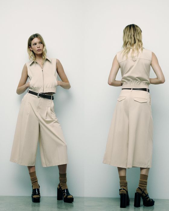 Шорти довгі кюлоти ZARA бежеві з кишенями шорты базові міді пісочні S