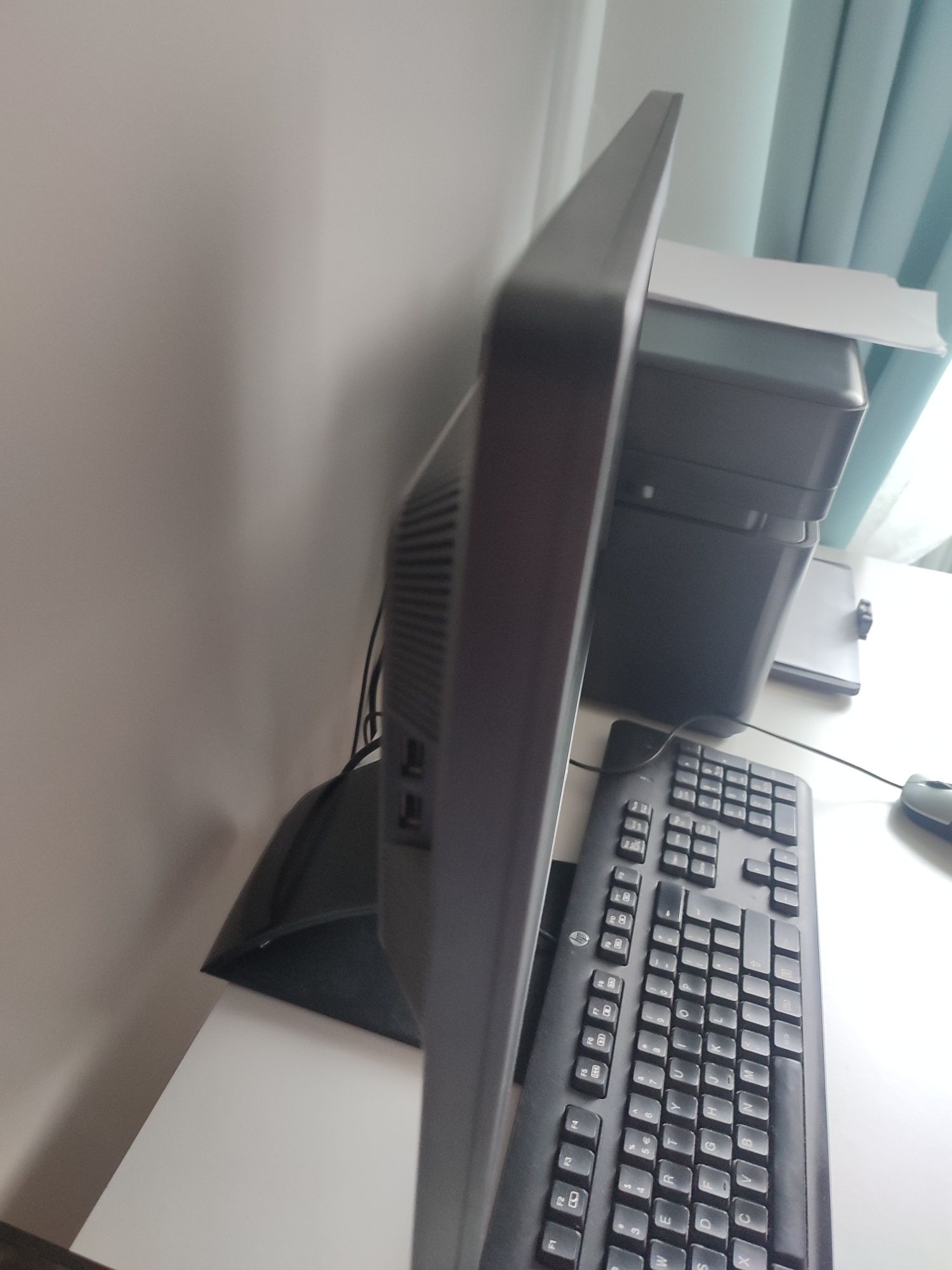 Zestaw Komputer wifi monitor płaski duży led zestaw HP Intel Pentium