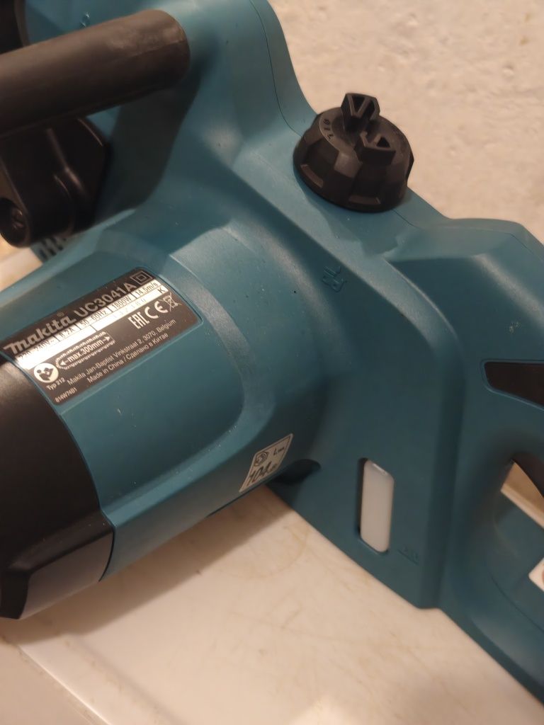 Piła łańcuchowa elektryczna Makita UC4041A Nowa