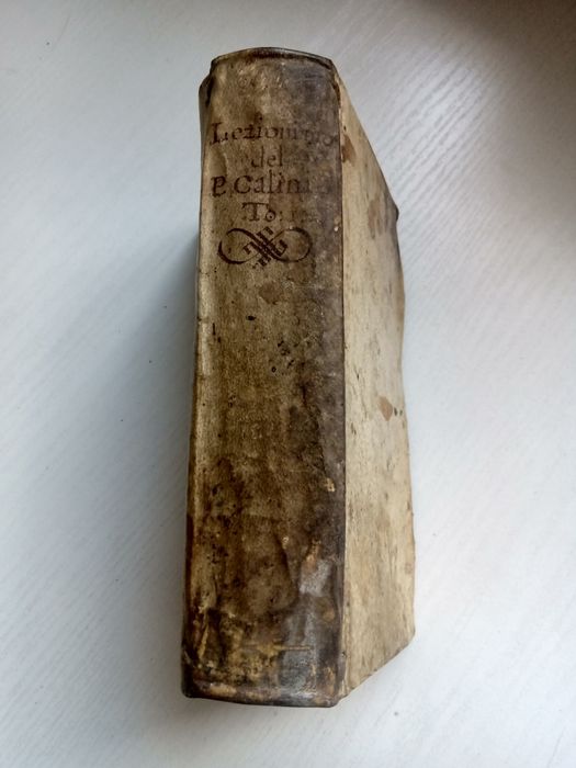 Книга 1720 года. Священно-нравственные уроки церкви. Редкость.
Издана