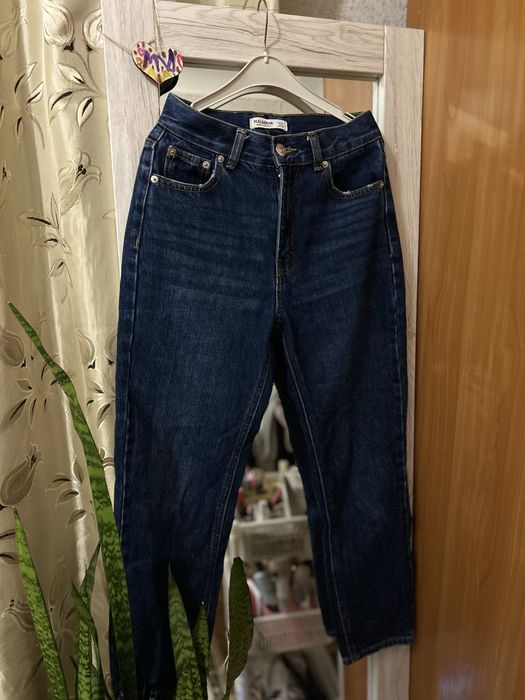 Джинси мом від pull and bear