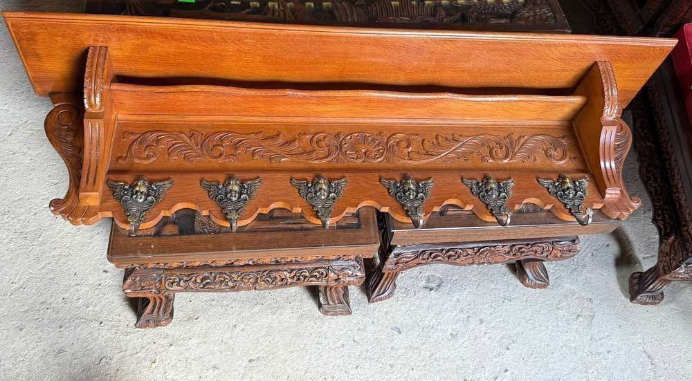 Stylowy przepiękny drewniany wieszak dl.138cm.