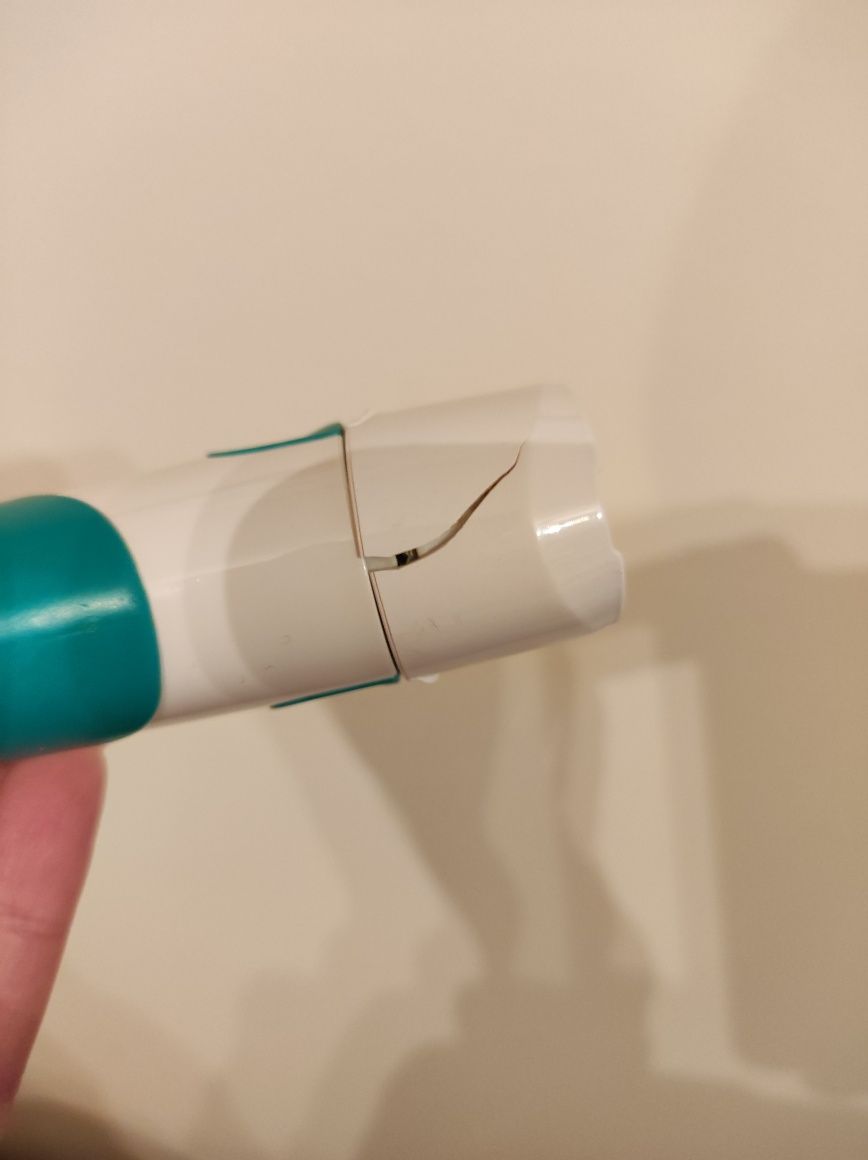 Escova de Dentes Elétrica Braun Oral-B Verde e Branca