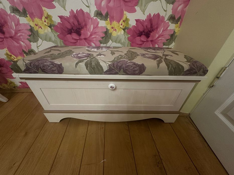 Меблі в дитячу кімнату для дівчинки