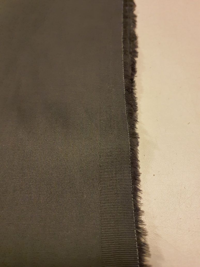 Tkanina ciemny brąz szer.142 cm.