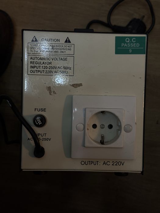 Стабилизатор  напряжения logic power