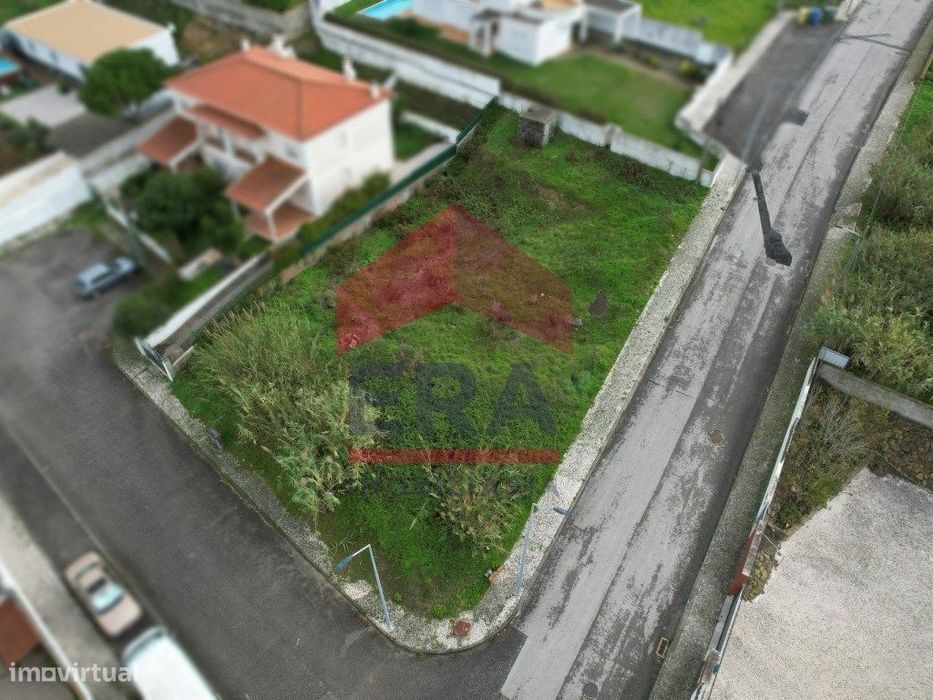 Dois lotes com uma área total de 593m2 localizados em Sobral da Lag...