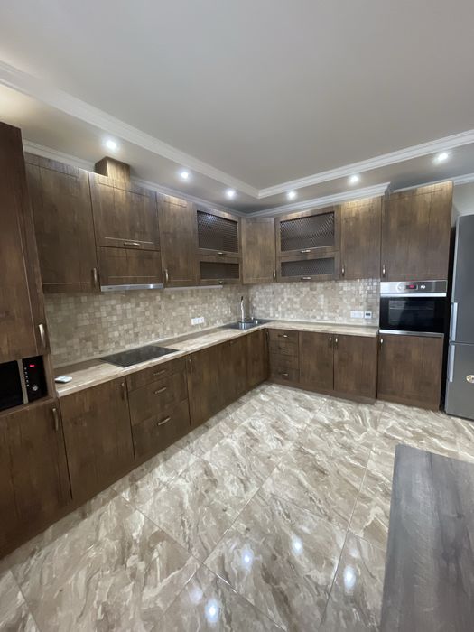 3 кімнатна квартира в оренду центр