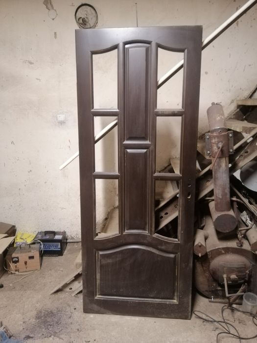 Двері з натурального дерева